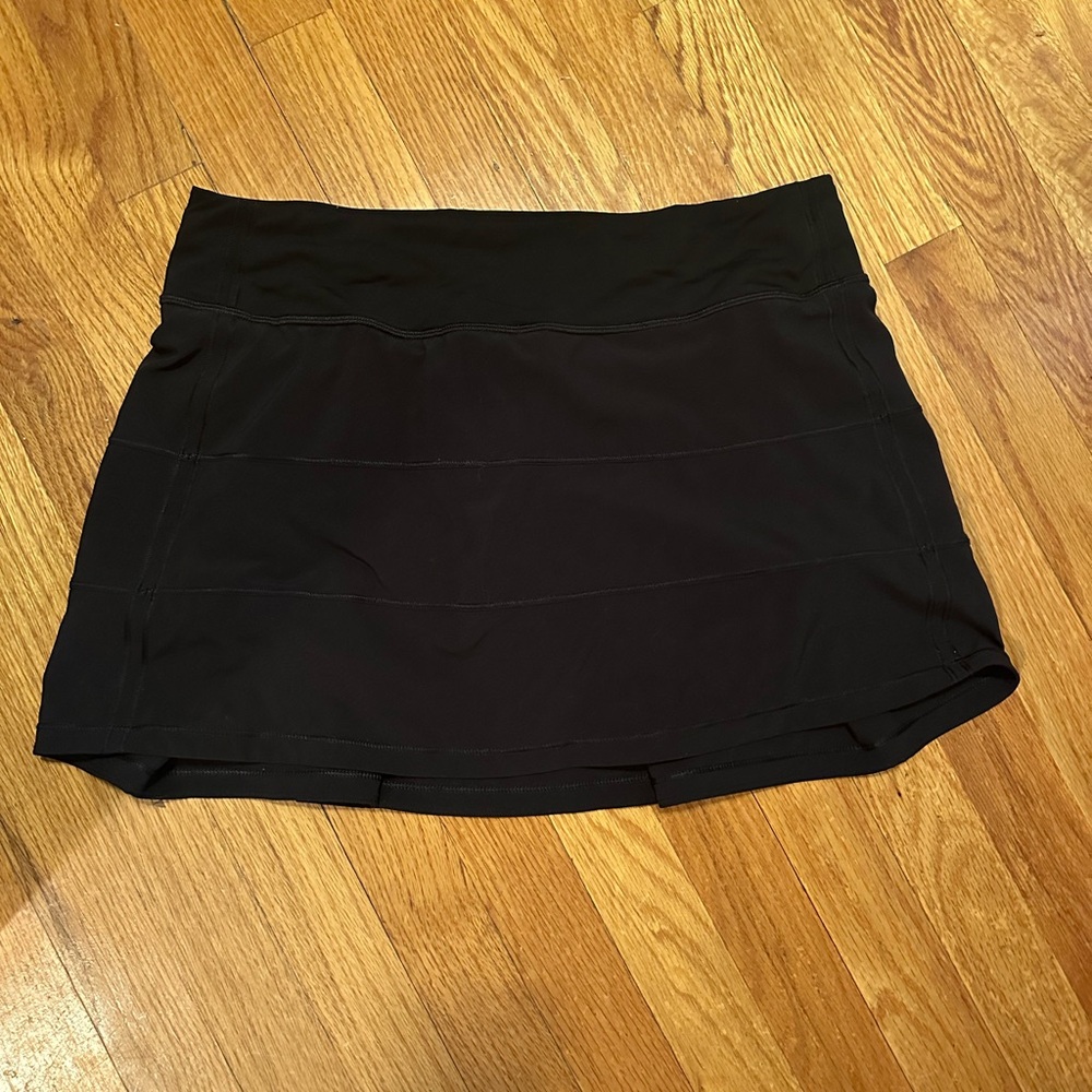 Lululemon skort size 8.